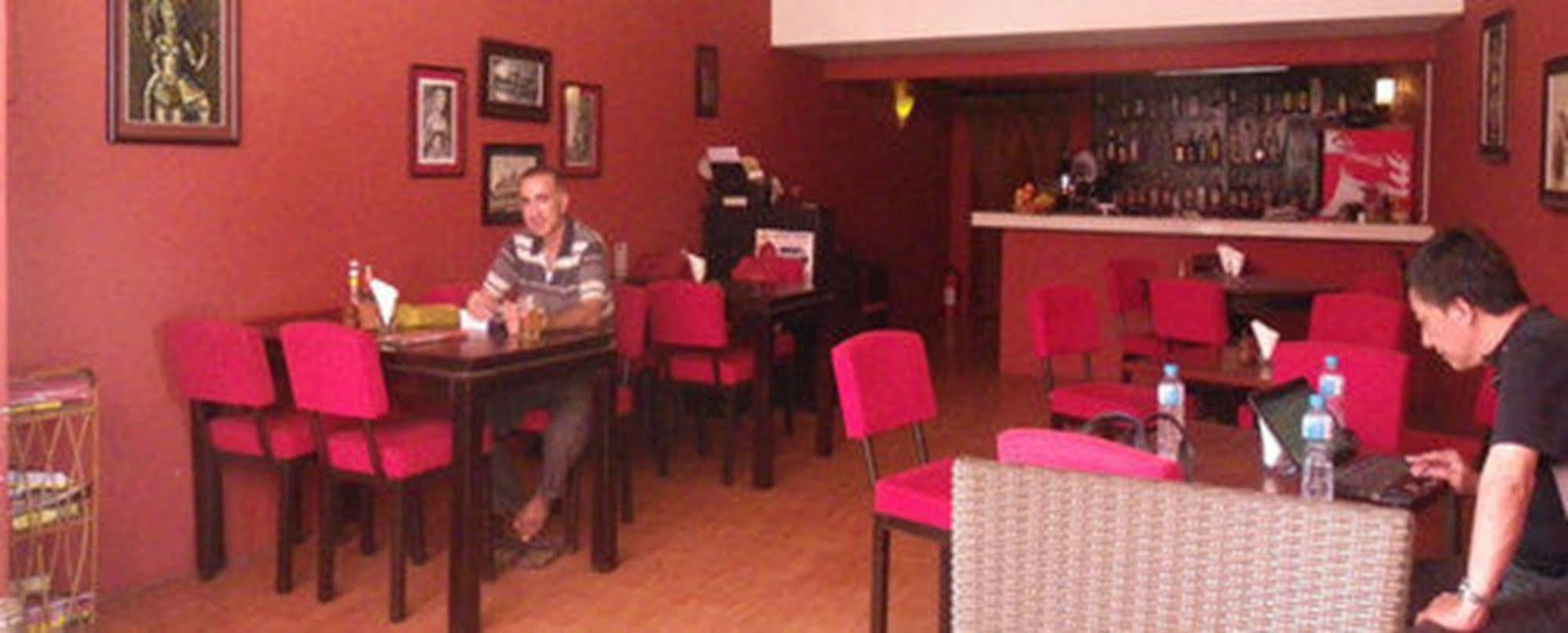 Sovanphum Guesthouse And Restaurant Phnom Penh Ngoại thất bức ảnh