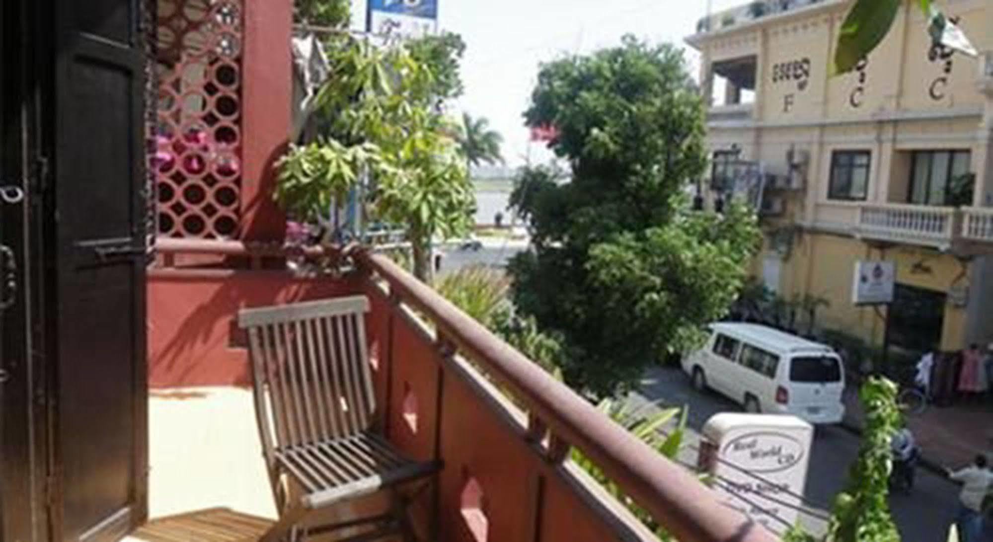 Sovanphum Guesthouse And Restaurant Phnom Penh Ngoại thất bức ảnh